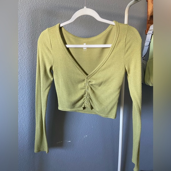 Me to We Green Crop Top - Picture 1 of 4
